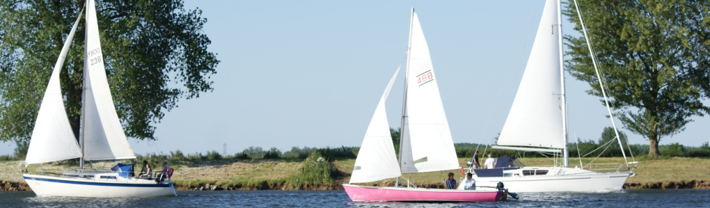 Boten op de Maas smal